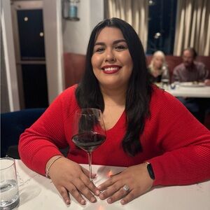 Meet your Posher, Crystal